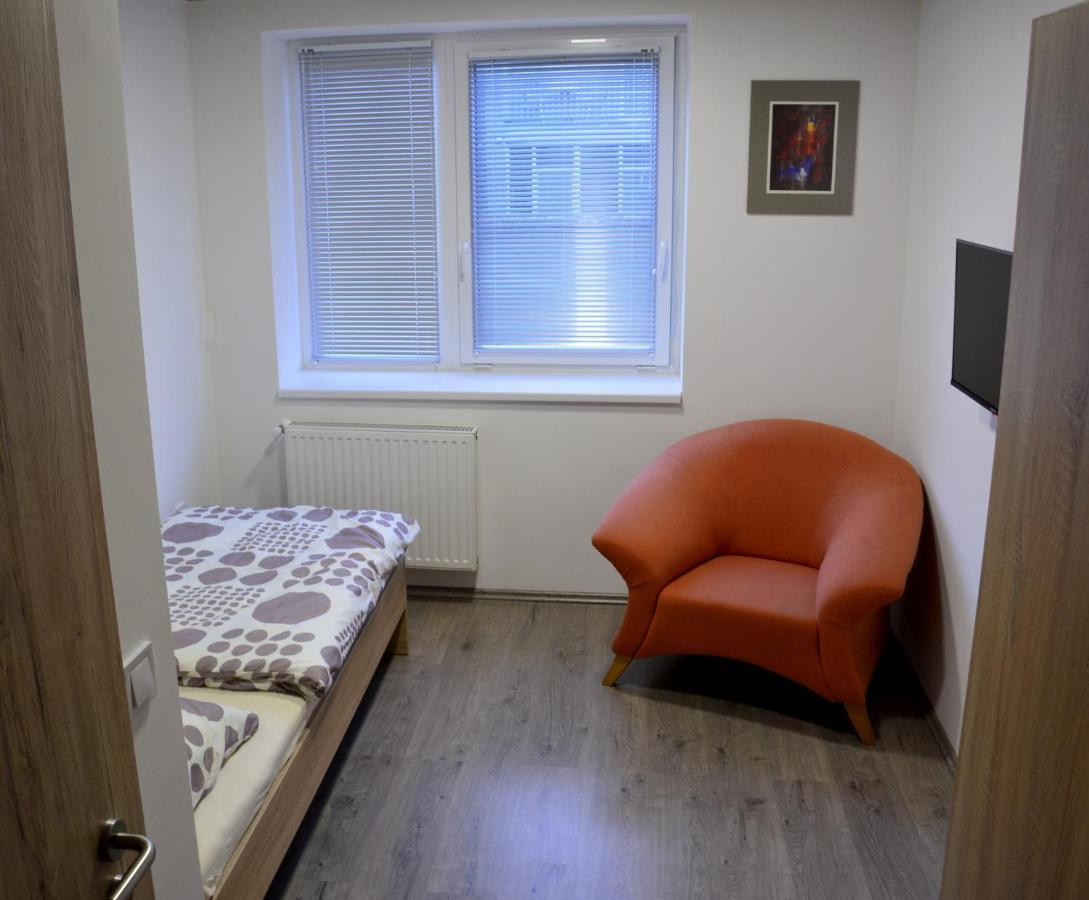 Dentissimi Vendegszobak Mosonmagyarovar Bagian luar foto